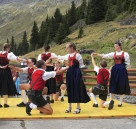 Alpengasthof Gaislach Alm 게스트하우스 *